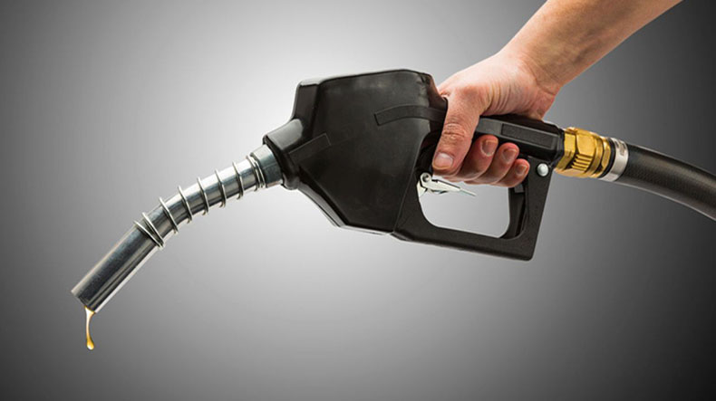 افزایش قیمت بنزین و سهمیه بندی به واقعیت نزدیک شد